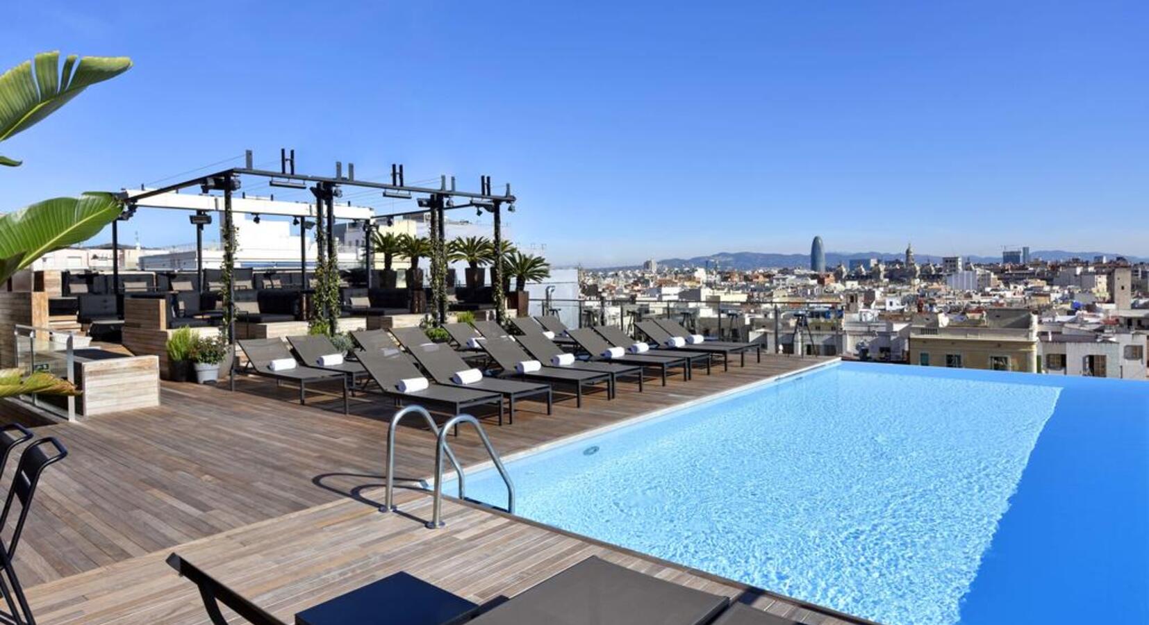 Rooftop Pool and terrace