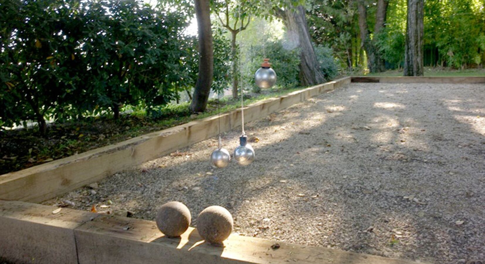 Boules court