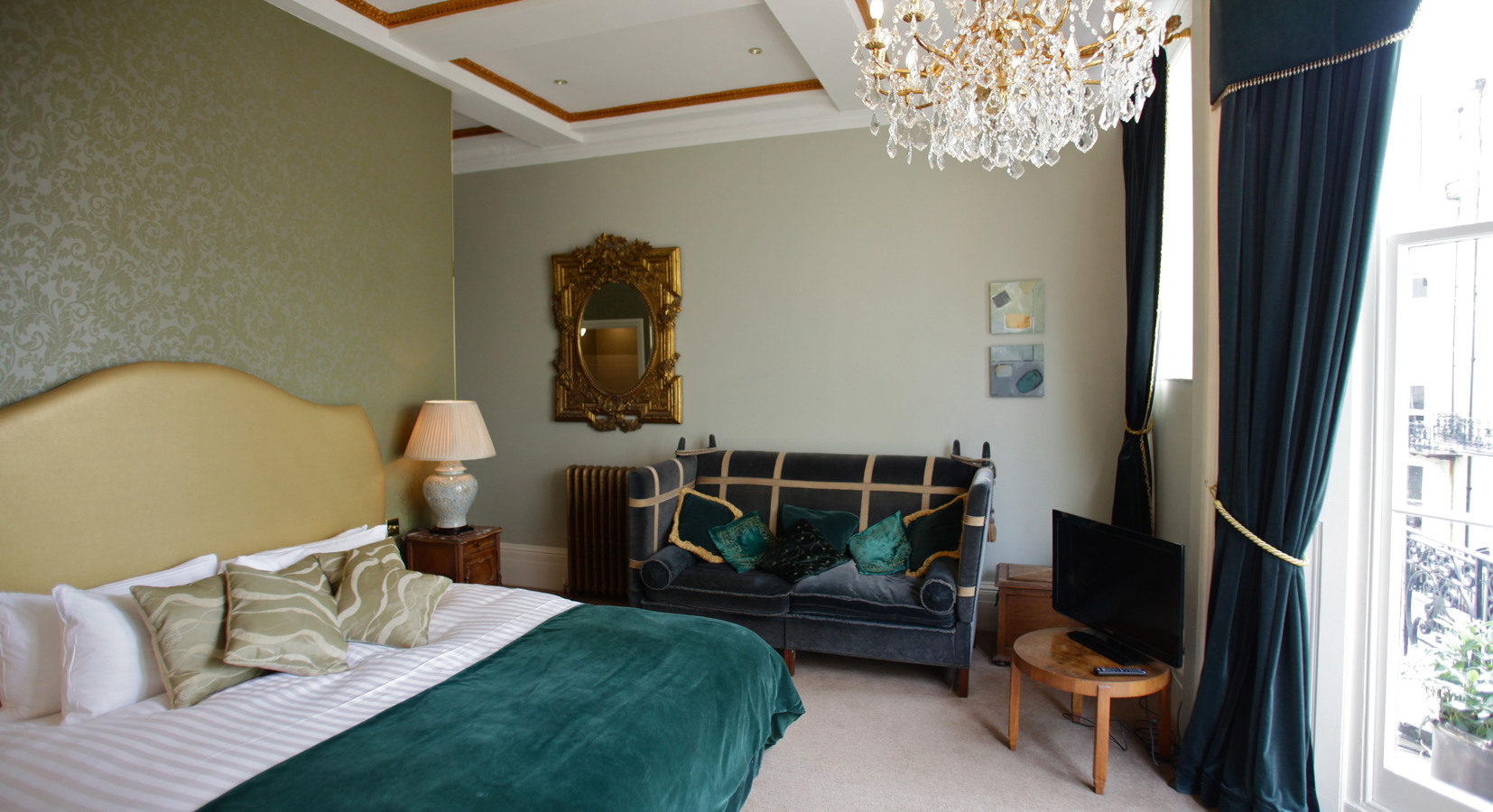 Perrier Jouet feature guest room