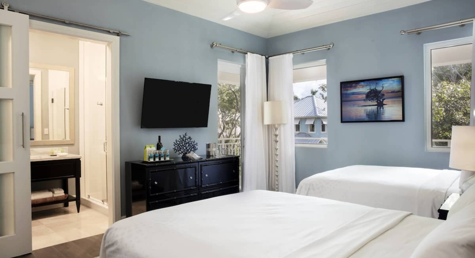 Twin guestroom