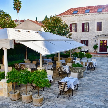 Limestone courtyard alfresco dining