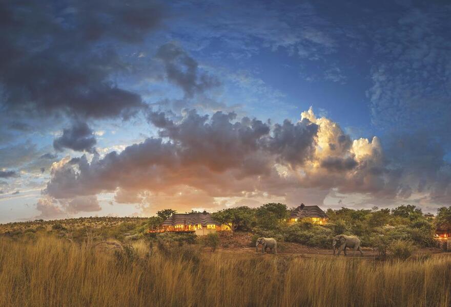 Tuningi Safari Lodge