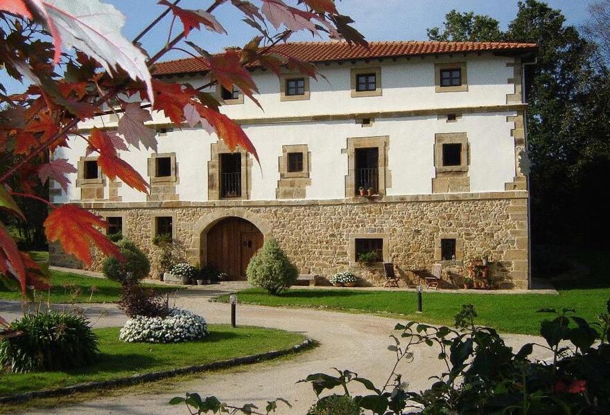 La Casona de San Pantaleón de Aras