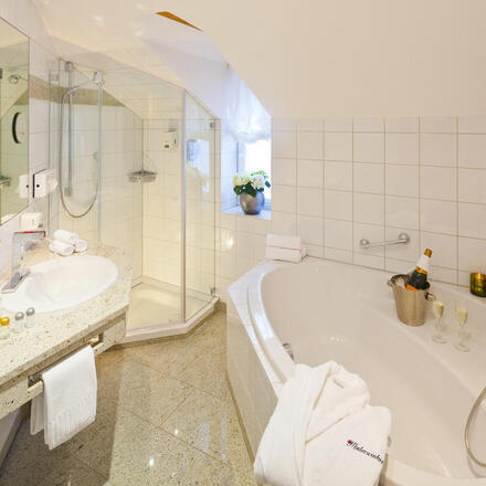 Suite Bathroom