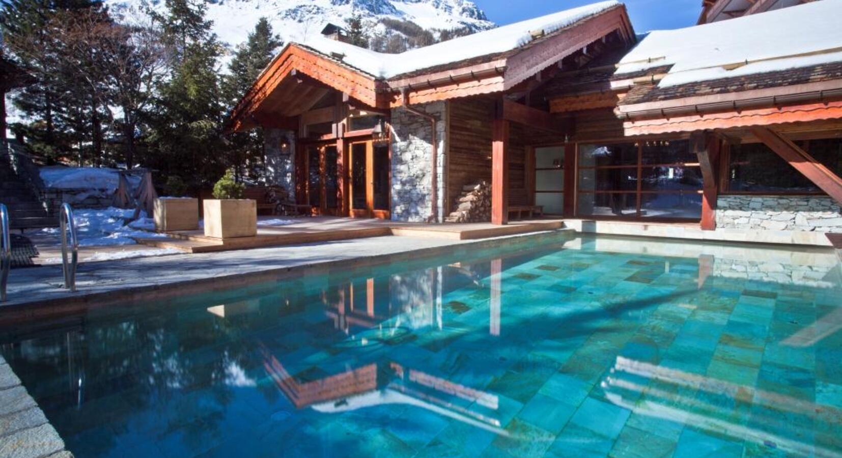 Hotel Spa "By Clarins" with outdoor heated swimming pool and hot tub