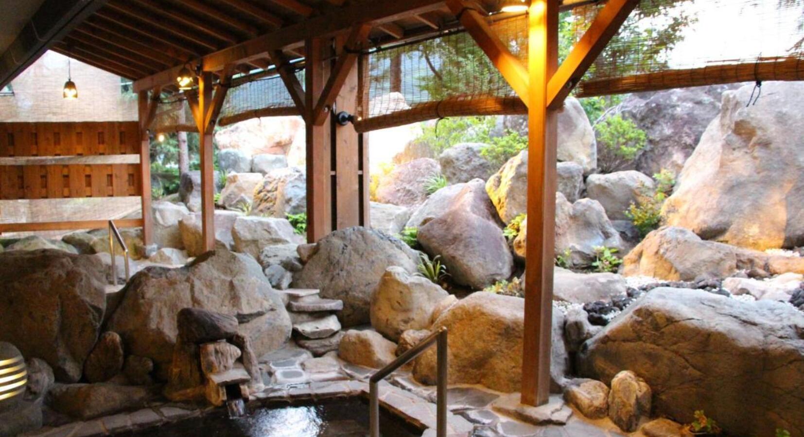 Communal onsen