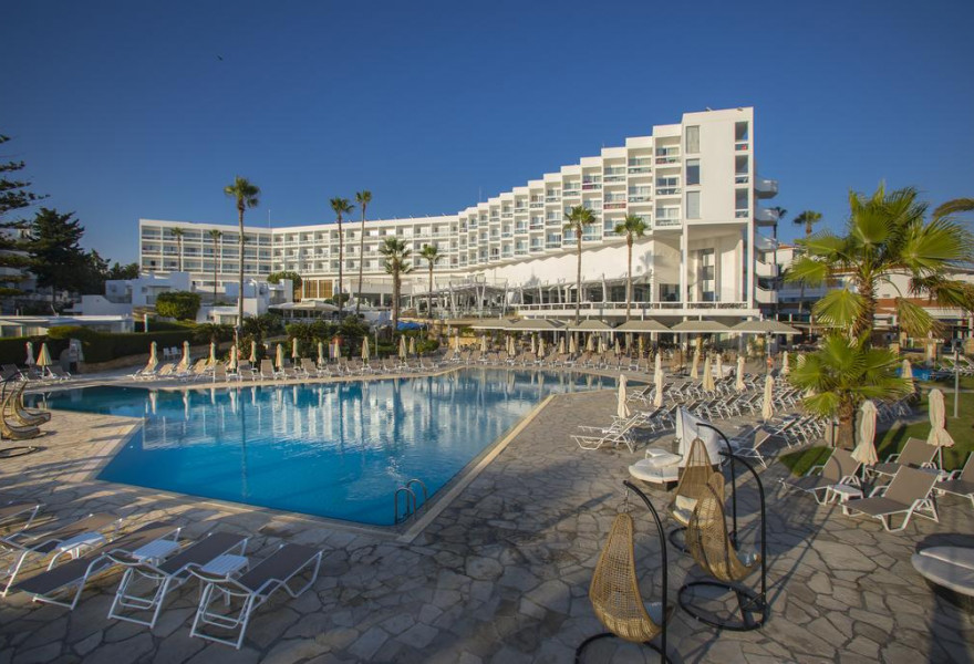 Leonardo Plaza Cypria Maris Beach Hotel