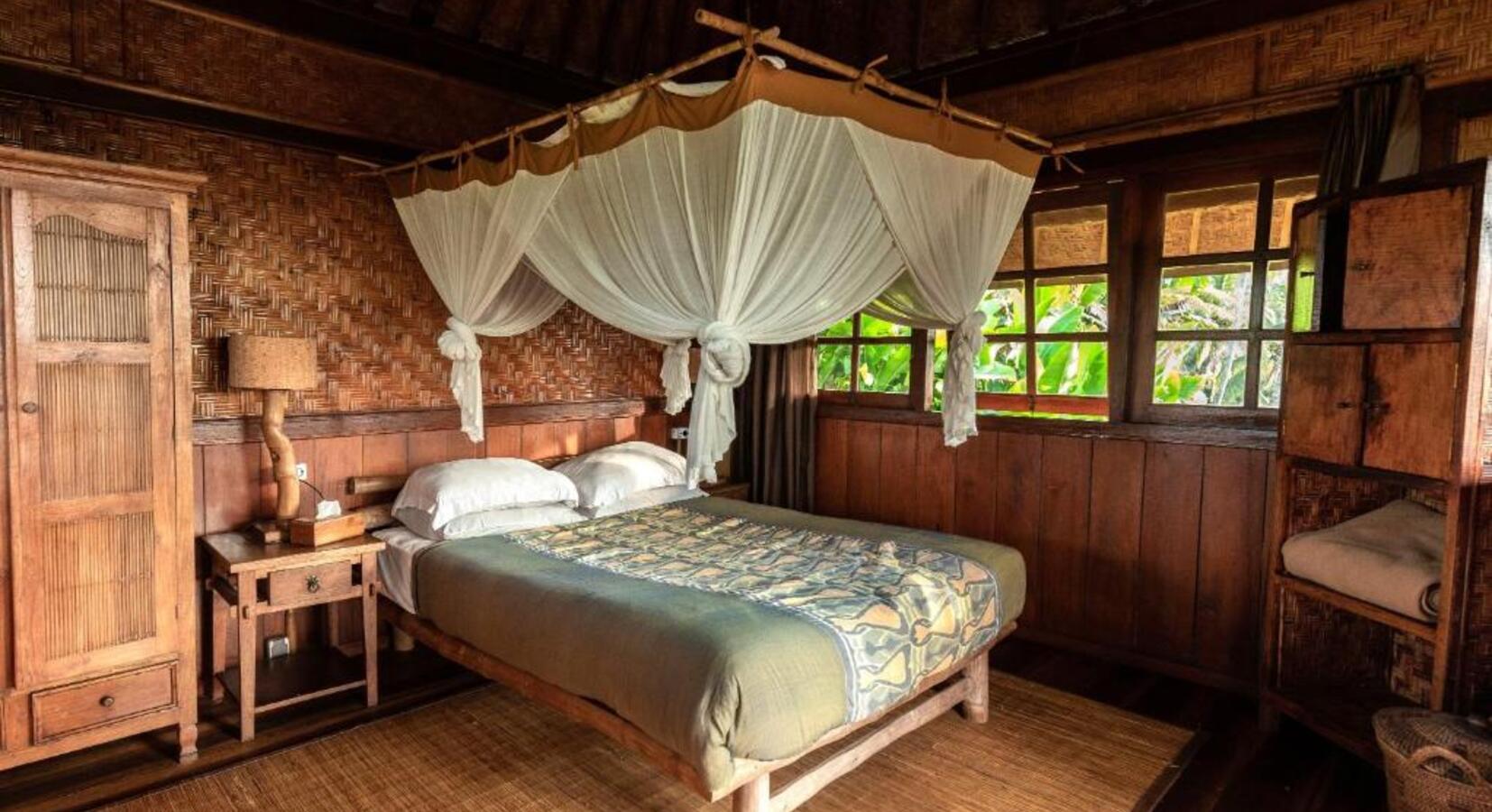 Tree House Bedroom 