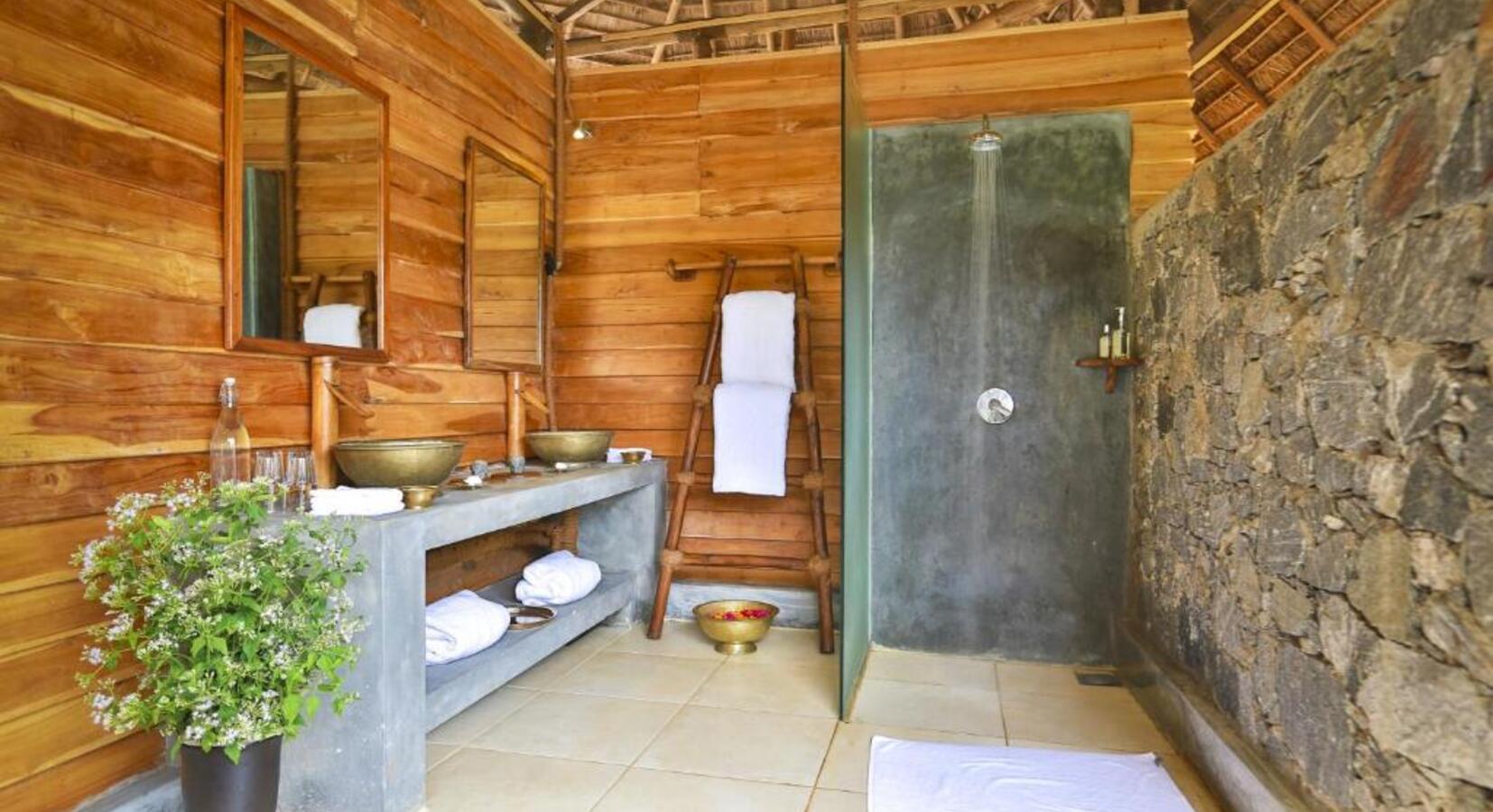 Cabin Bathroom 