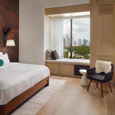 Deluxe King Room with Skyline View