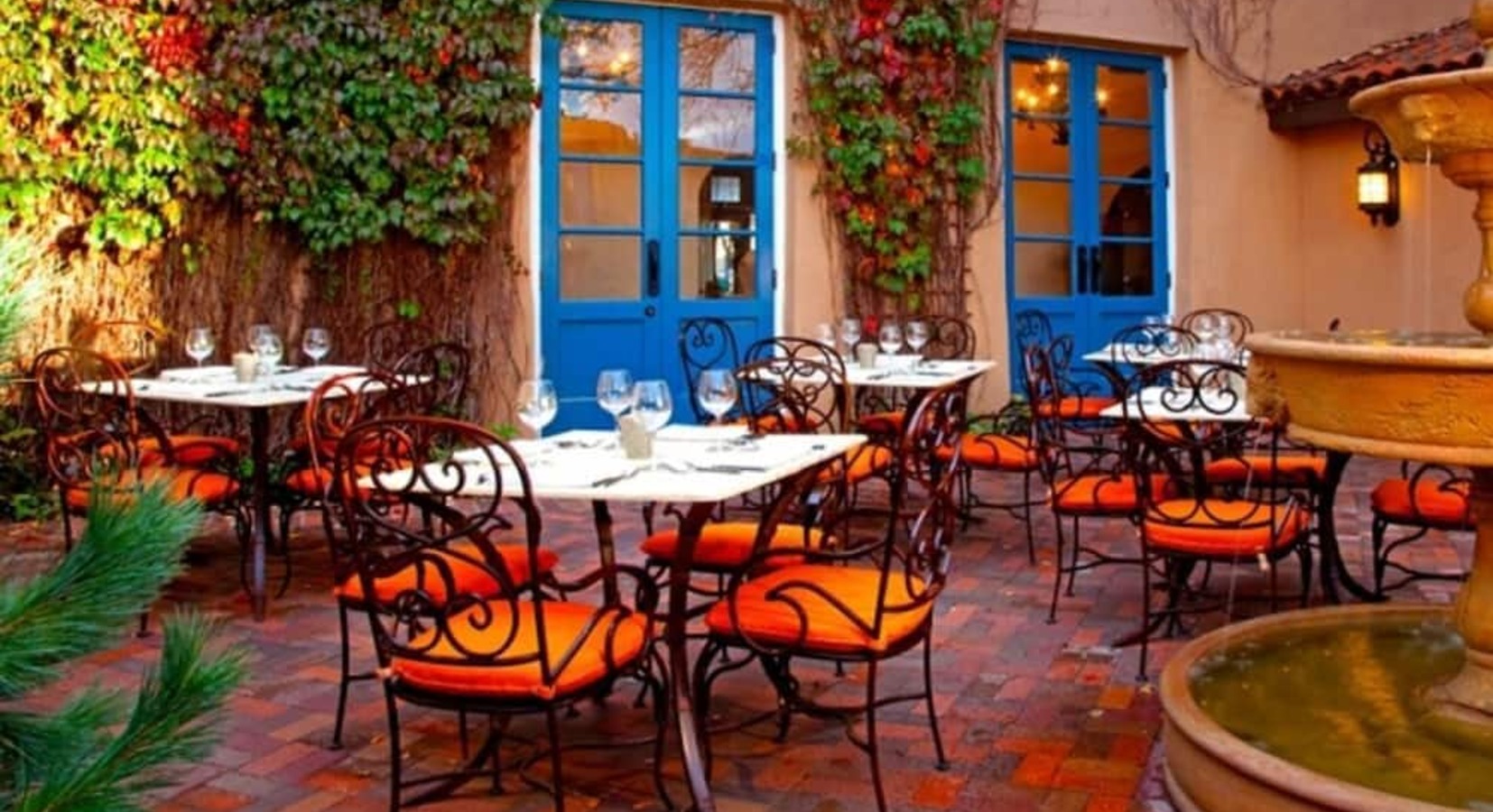 Courtyard Dining