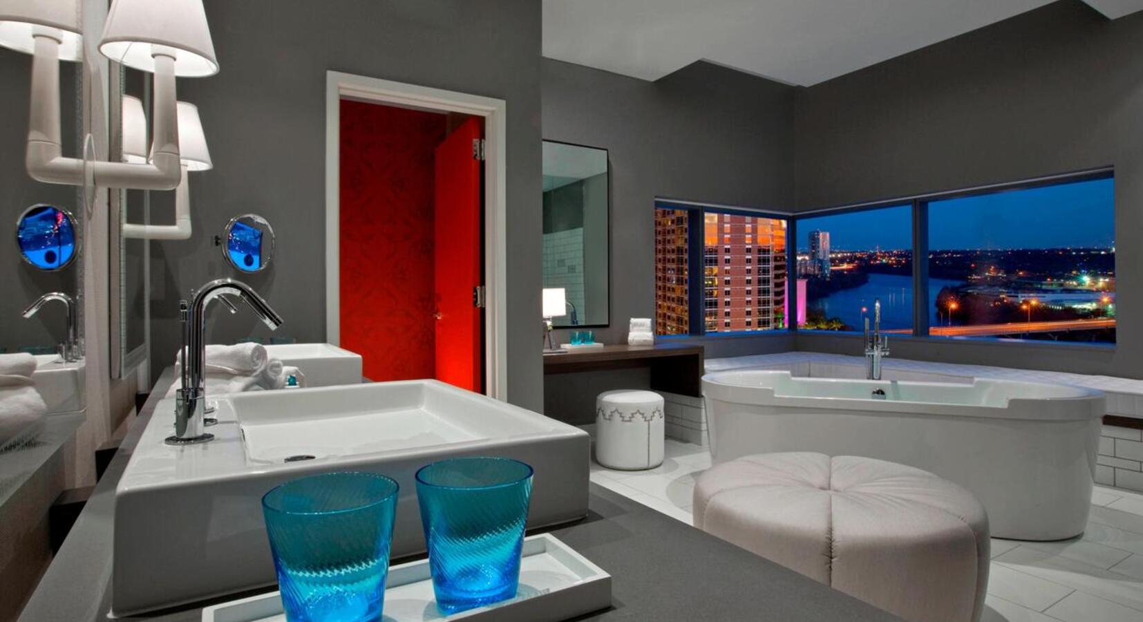 Suite Bathroom