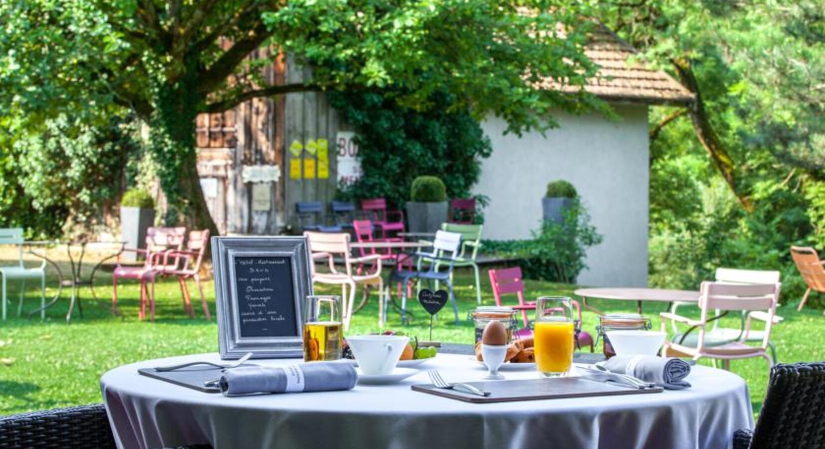 Al Fresco Dining