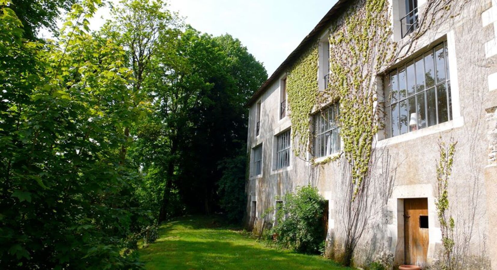 Honey House -(La Miellerie Cote Cour) Gite exterior