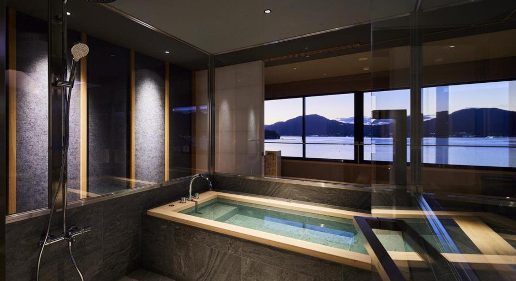 Luxury Bathroom 