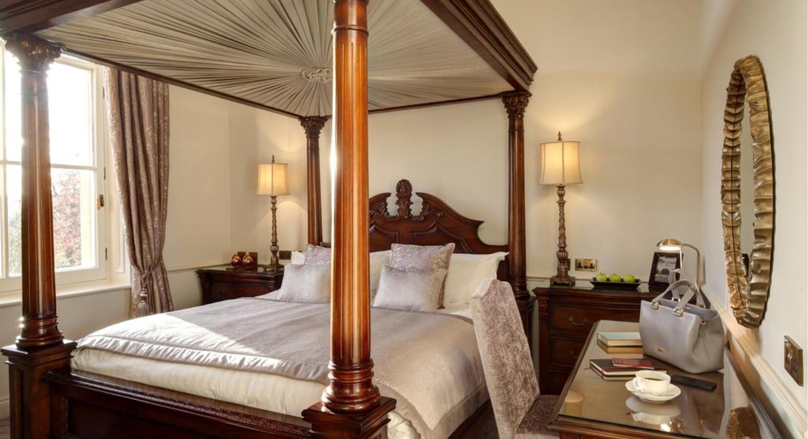 Four Poster Room