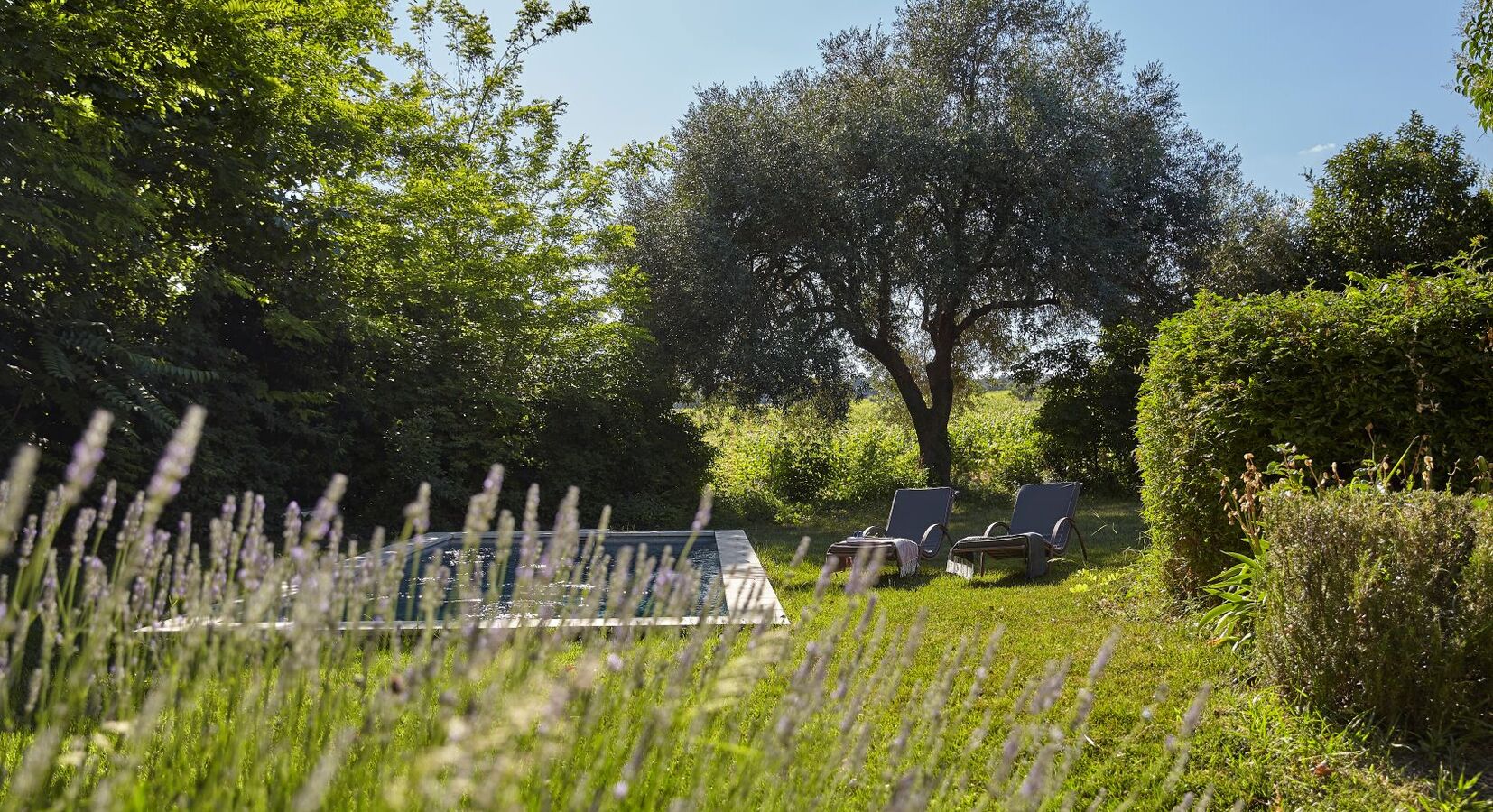 Maison du Jardinier Pool and Garden