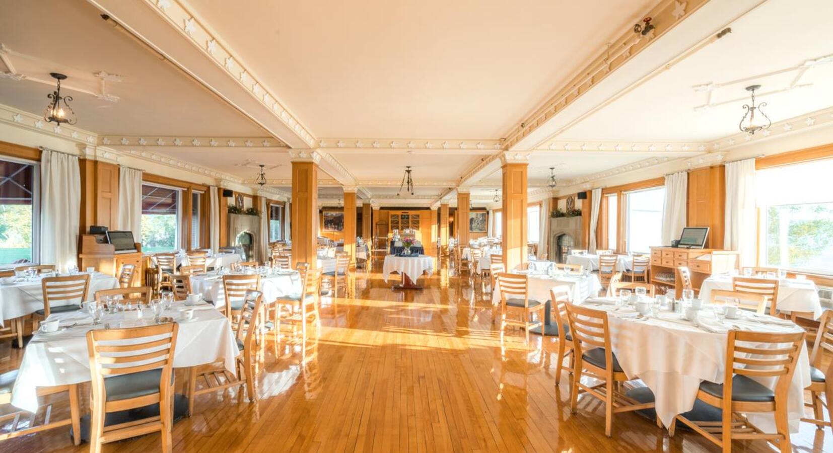 Hotel restaurant