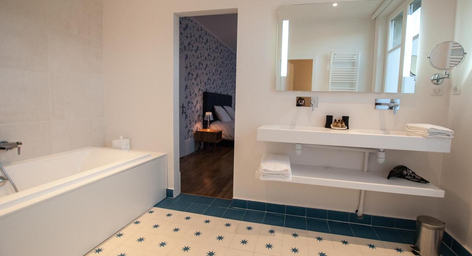 Double room bathroom