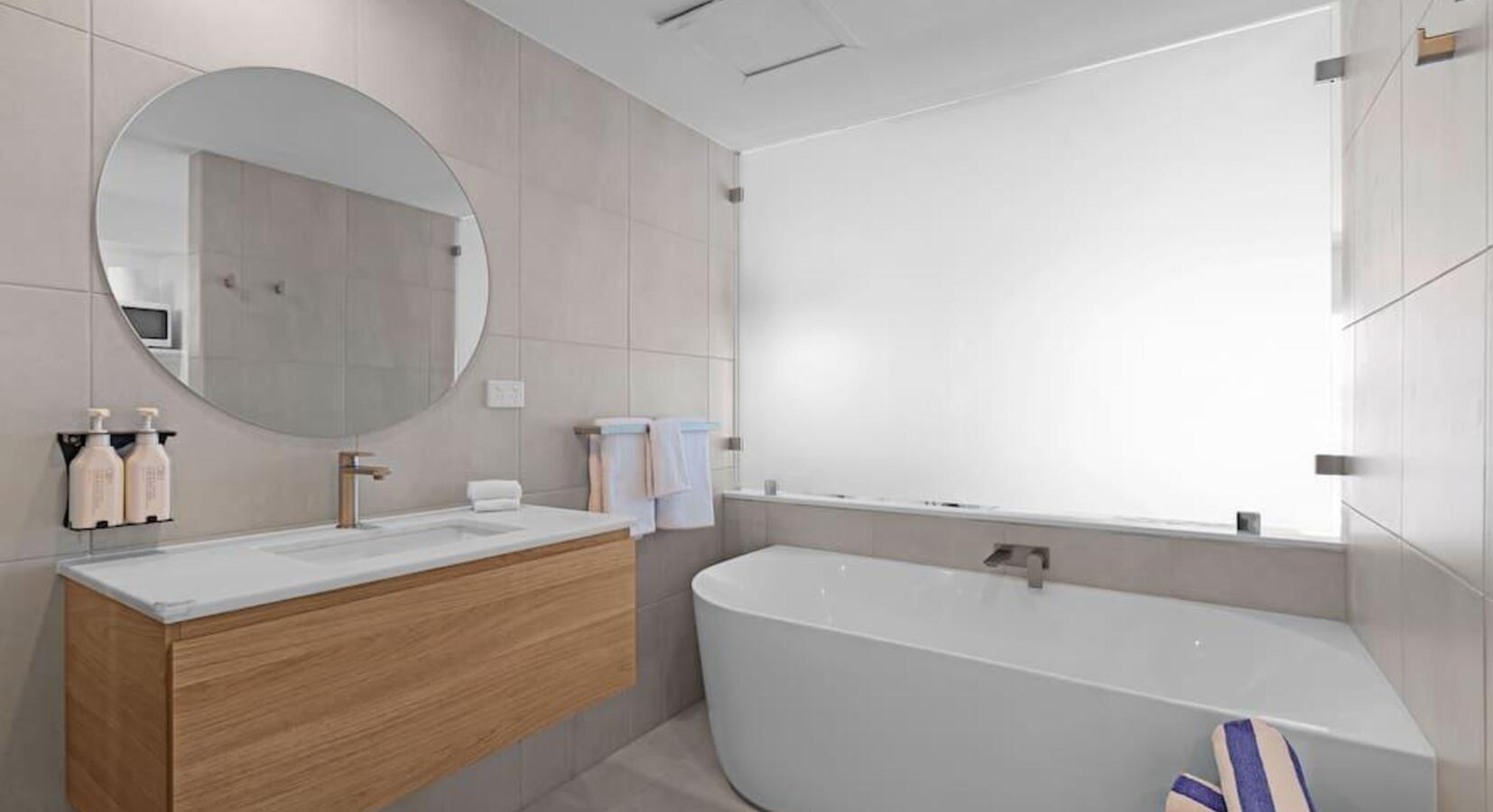 Bathroom with Tub 