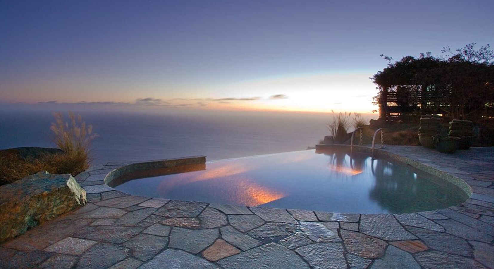 Infinity pool