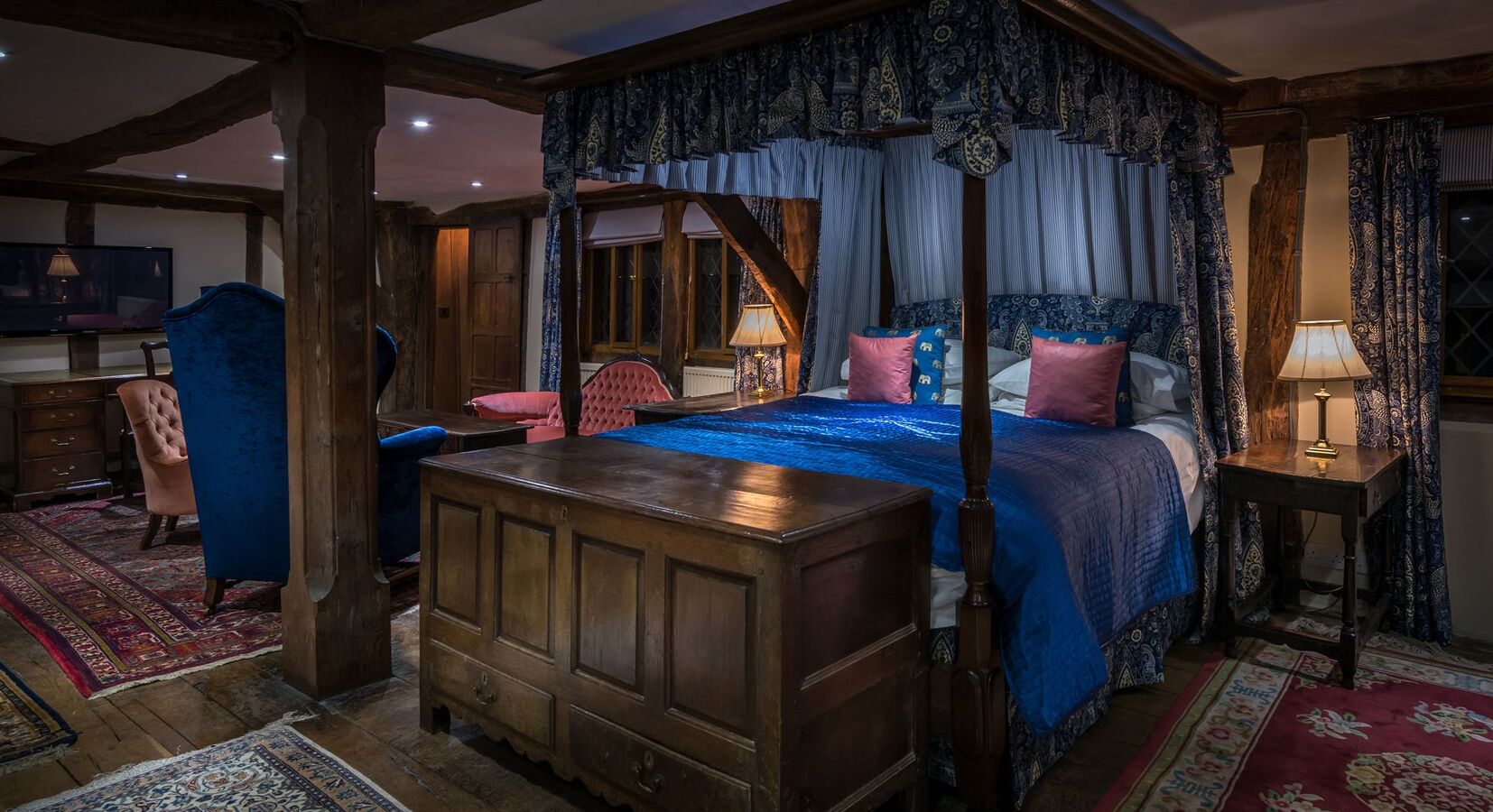 Four Poster Room