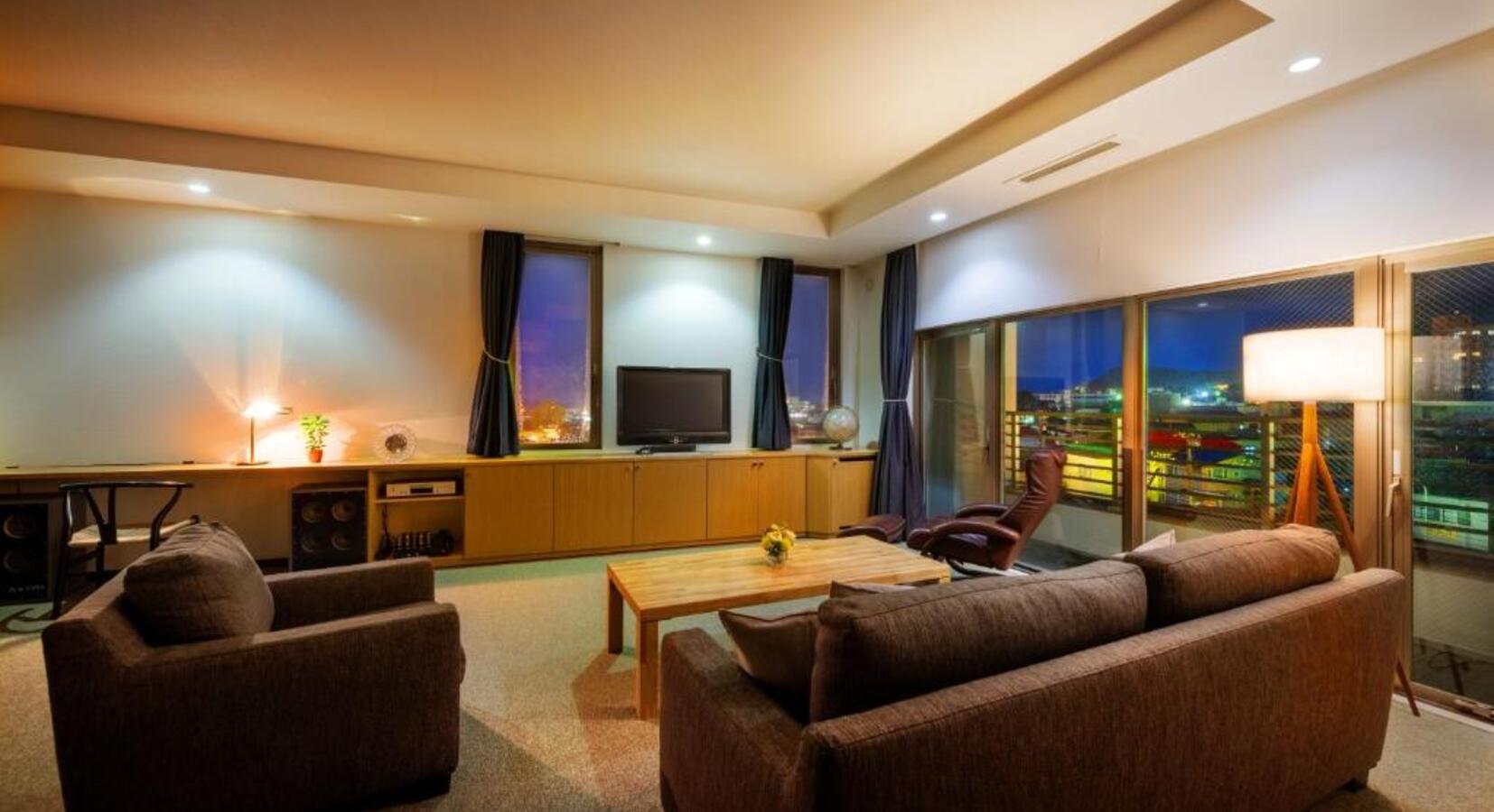 Suite Living Room