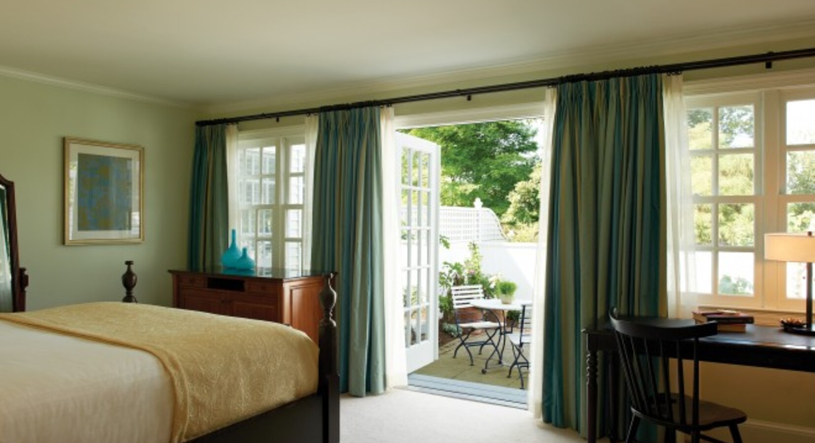 Inn at Perry Cabin Bedroom with Terrace