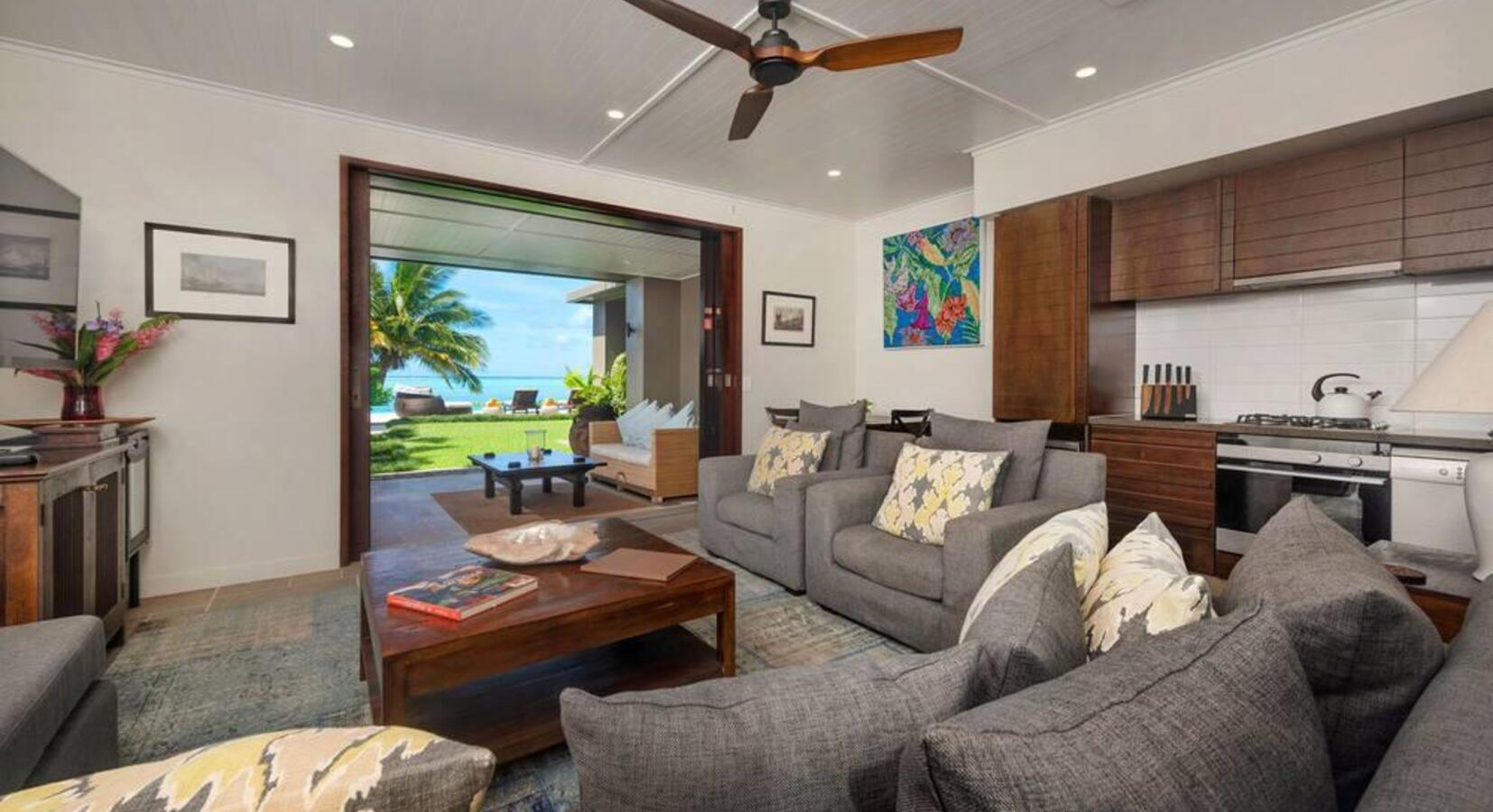 One-Bedroom Villa - Sitting Room 