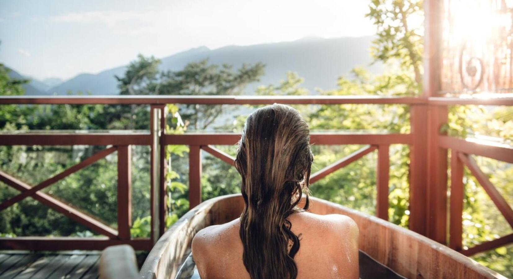 Outdoor Bathtub