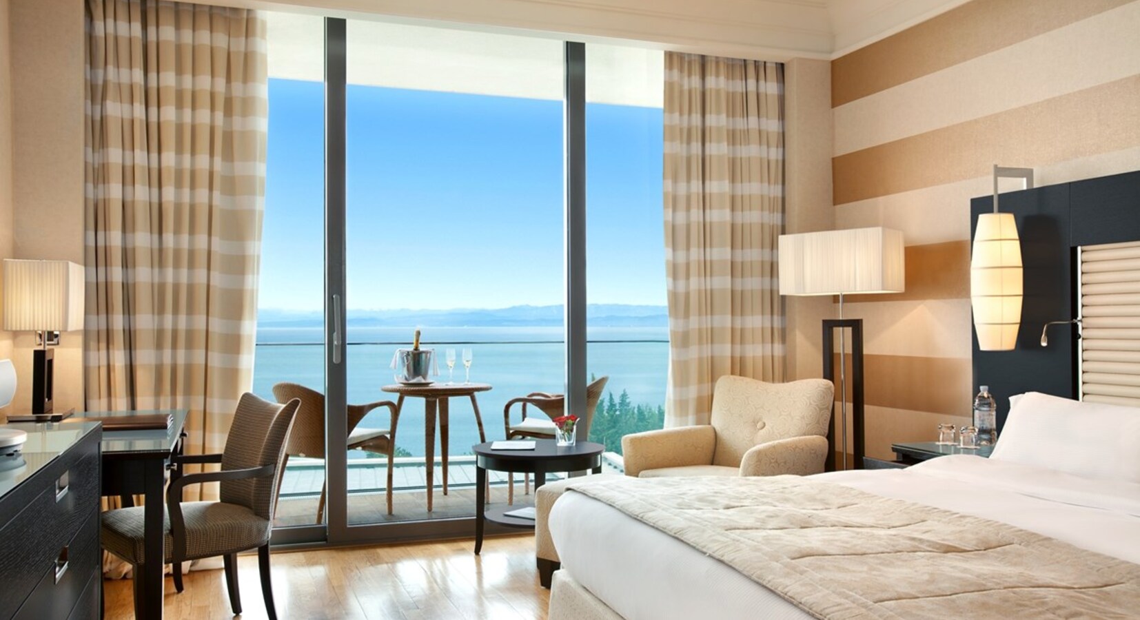 Deluxe room with sea view