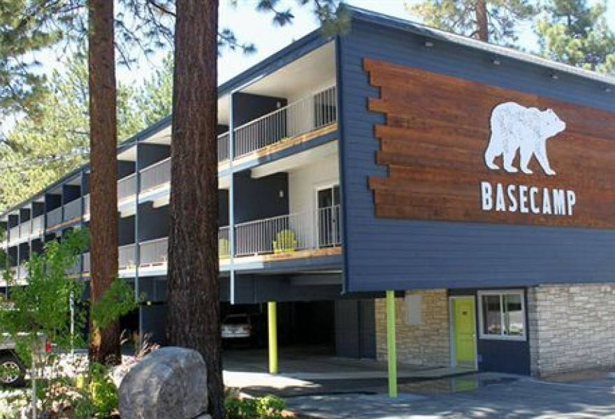 Basecamp Hotel