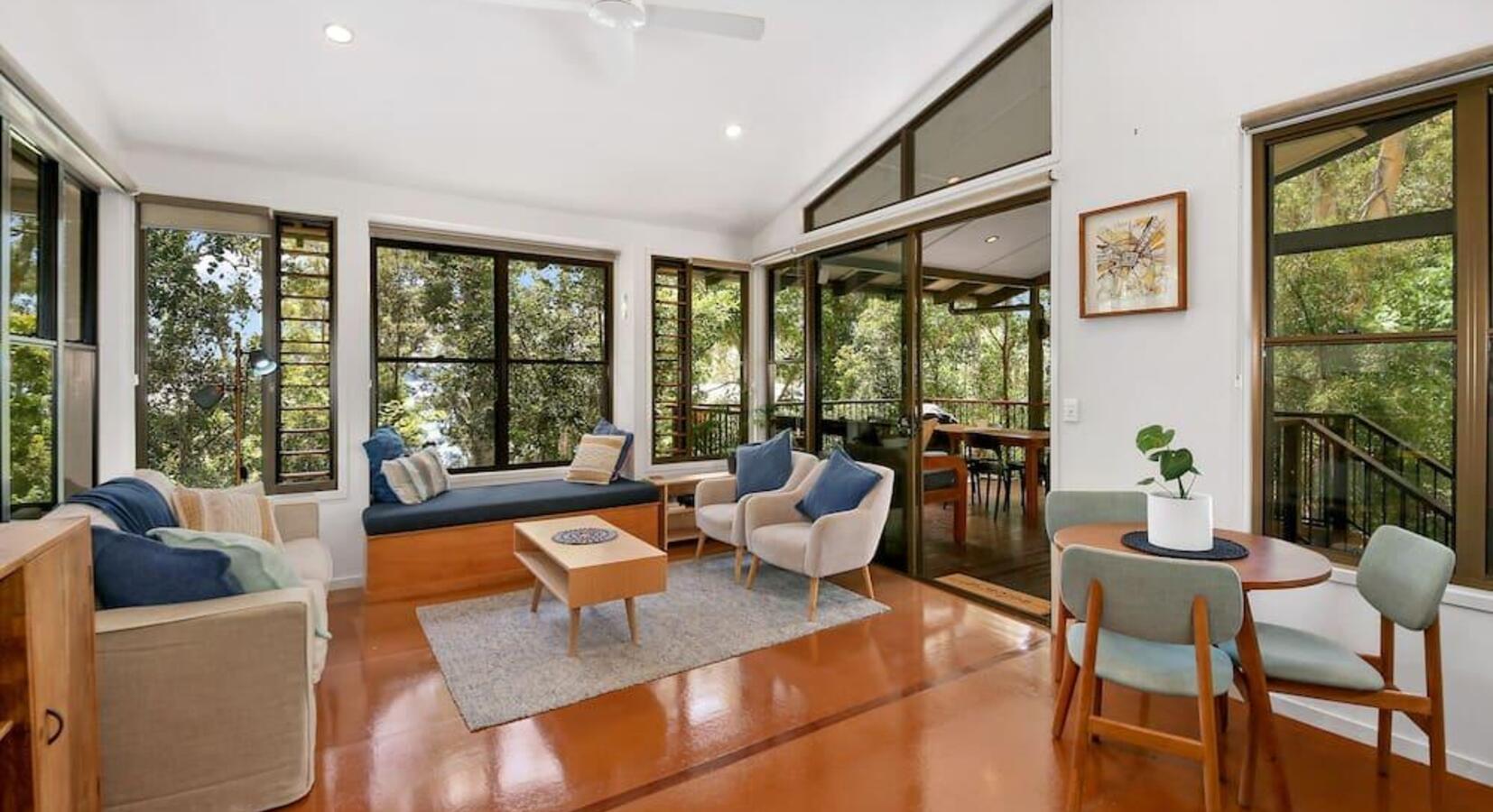 Weyba Lakehouse - Sitting Room 