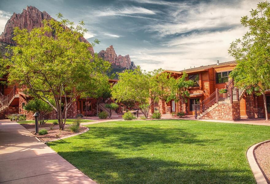 Cable Mountain Lodge