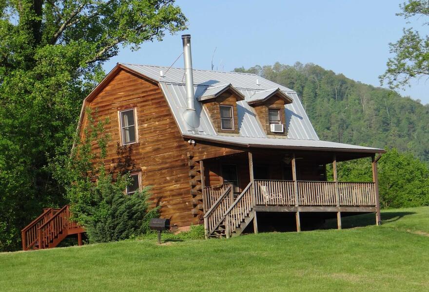 Engadine Inn and Cabins