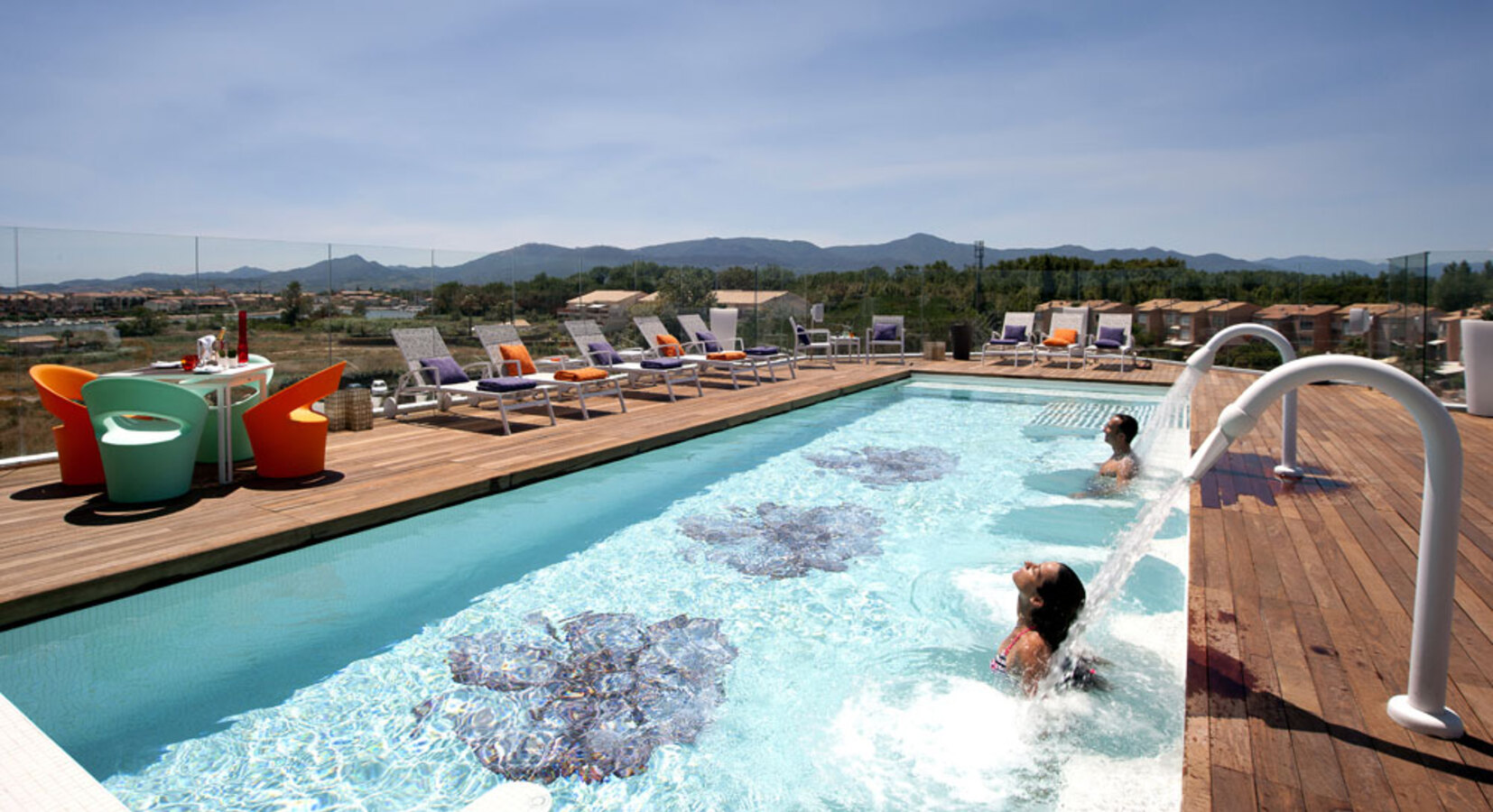 Roof top pool