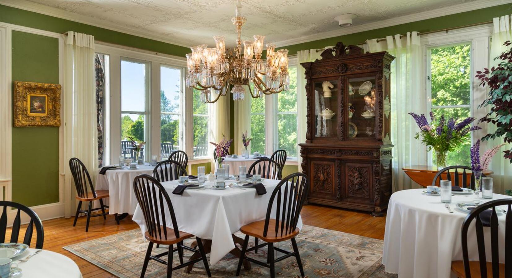 Breakfast Room