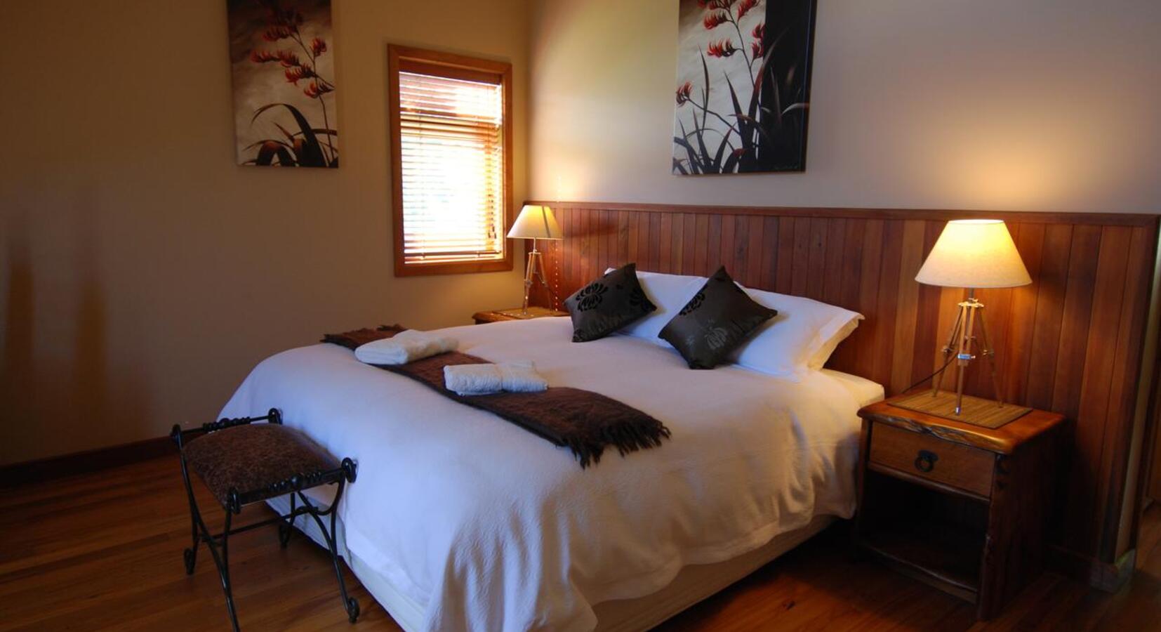 Deluxe double or twin rooms with river view