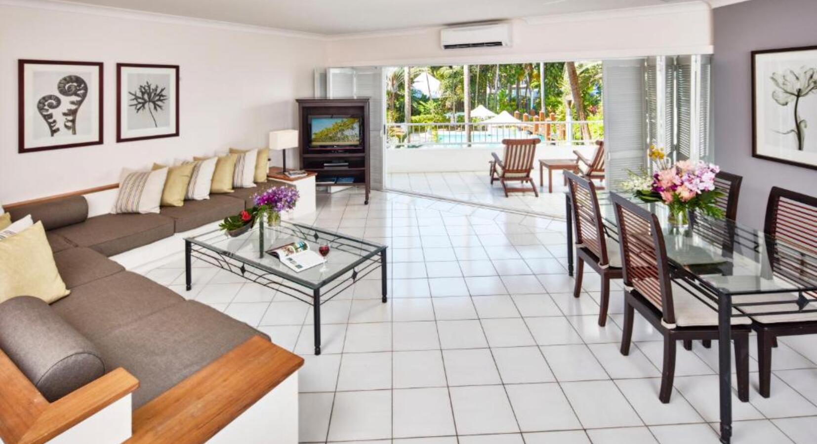 Two-Bedroom Apartment - Sitting Room 