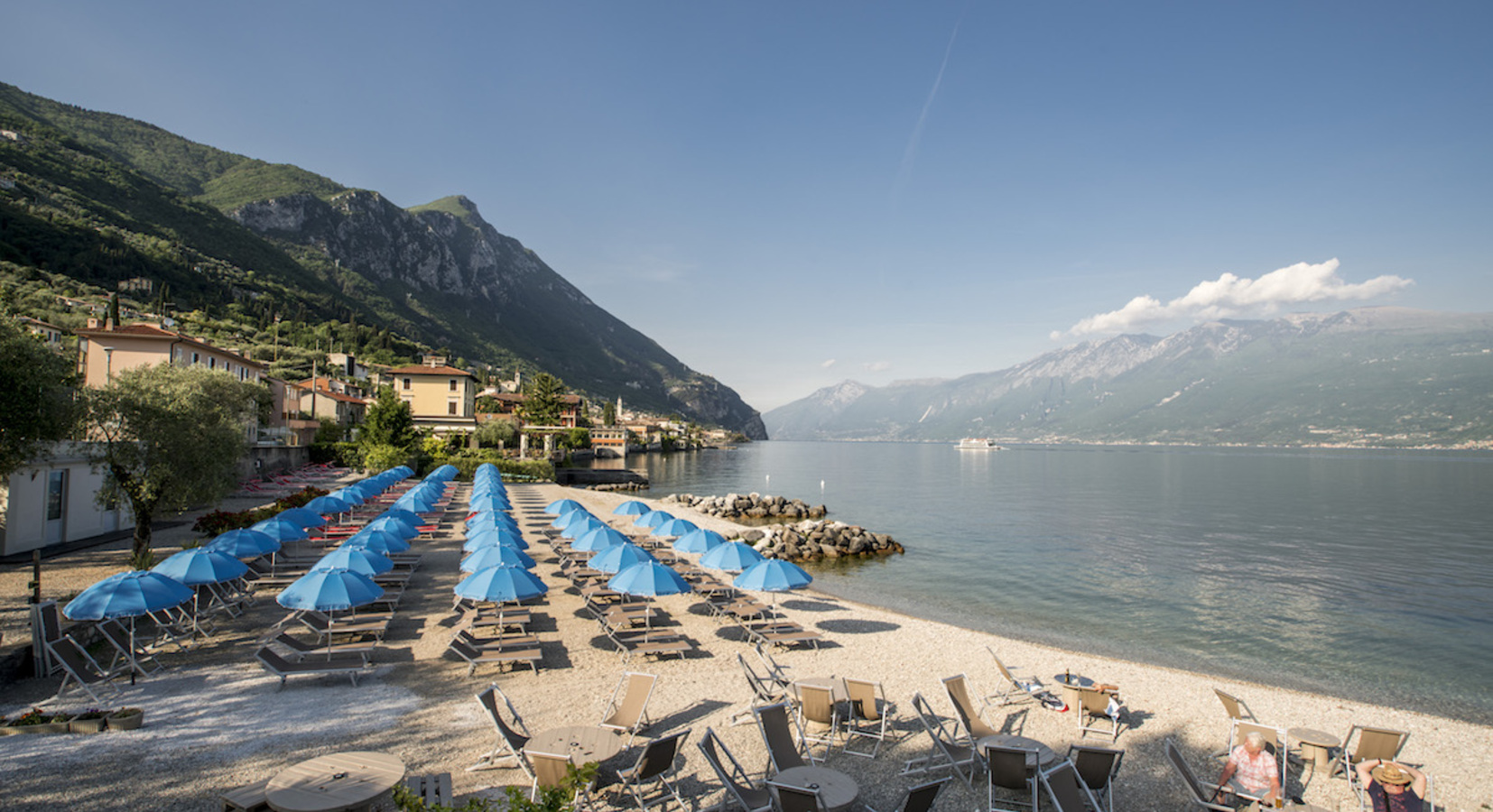 "Lido dei Limoni" Beach and Bar, 100 mt from the hotel