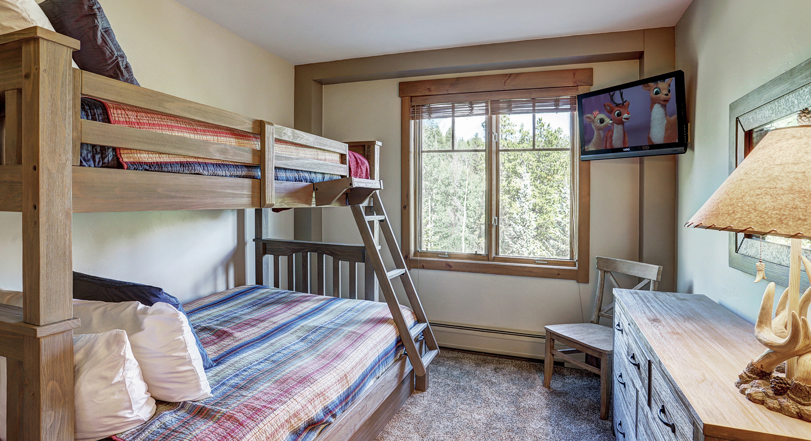 Kids' bunk room