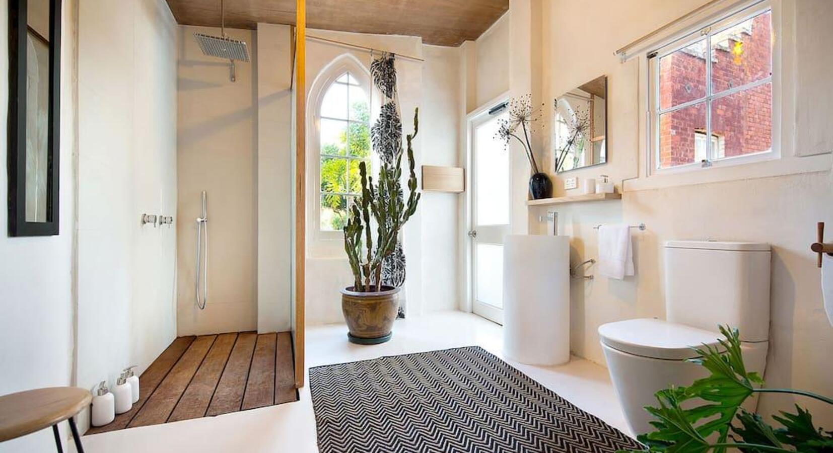 Studio One - Bathroom 