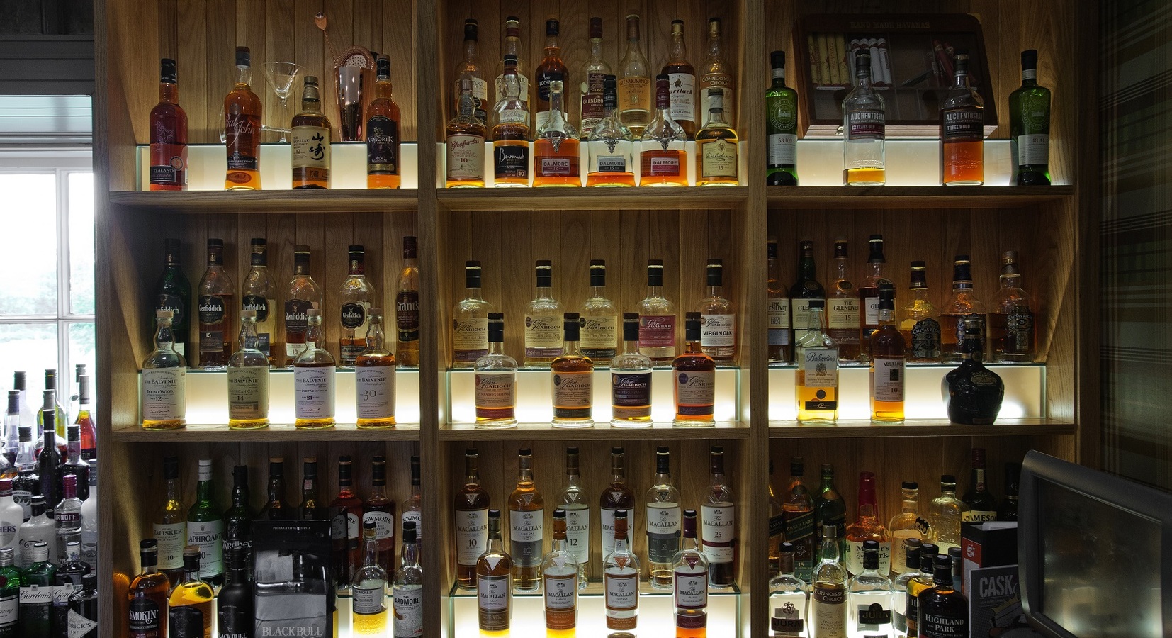 Cave Bar Whisky Cabinet