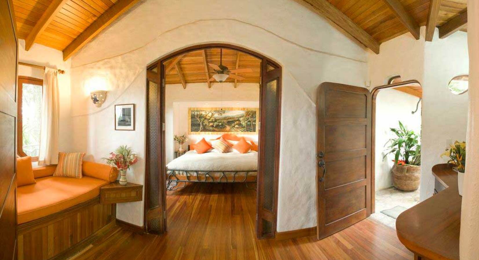 El Roble guestroom