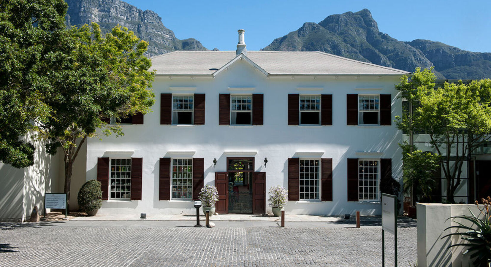 Photo of Vineyard Hotel