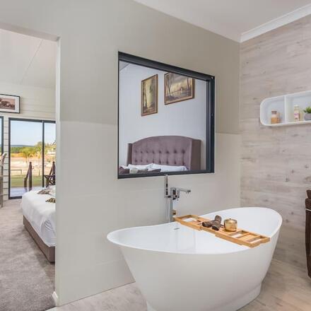 Bathroom with Tub 