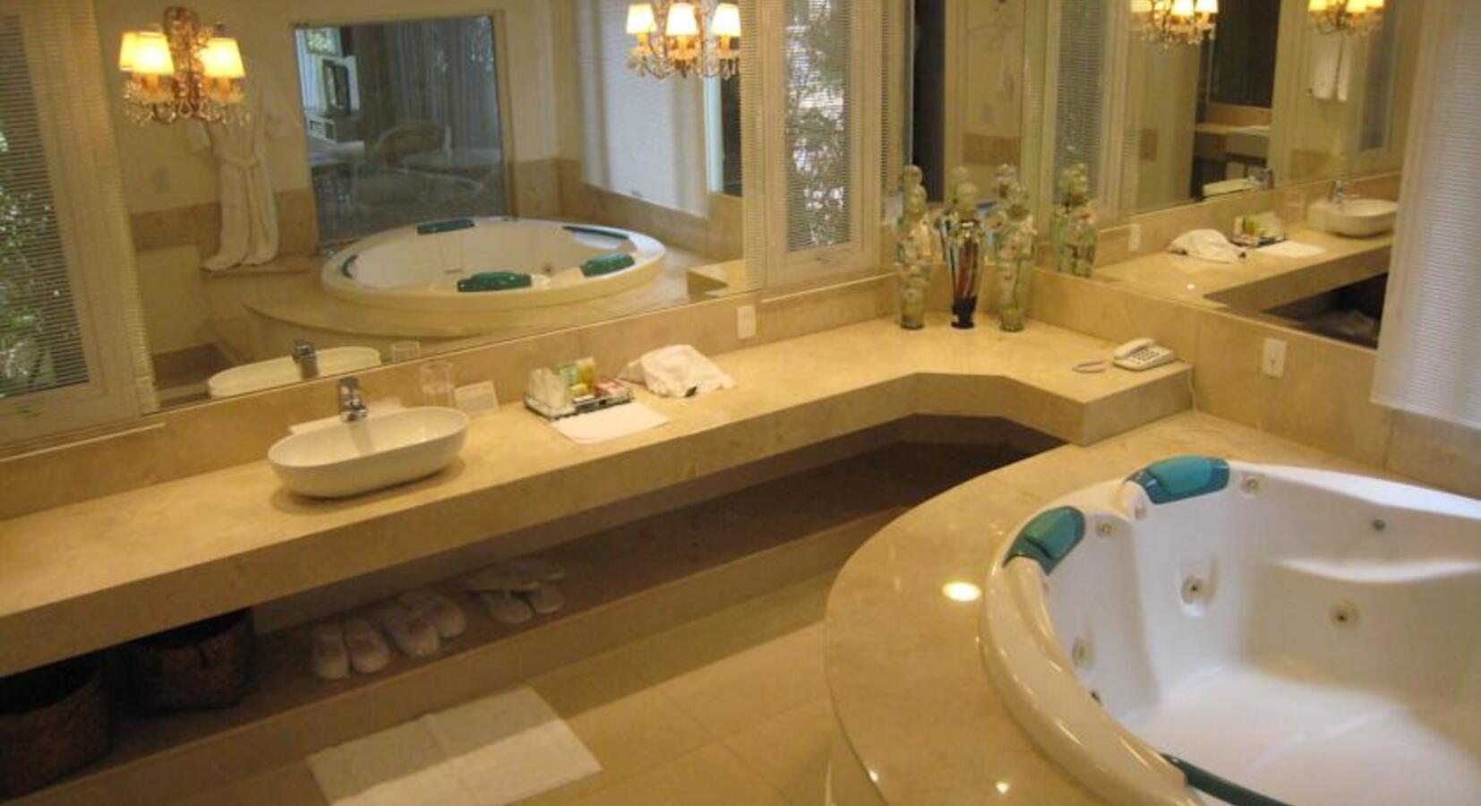 Royal Suite Bathroom