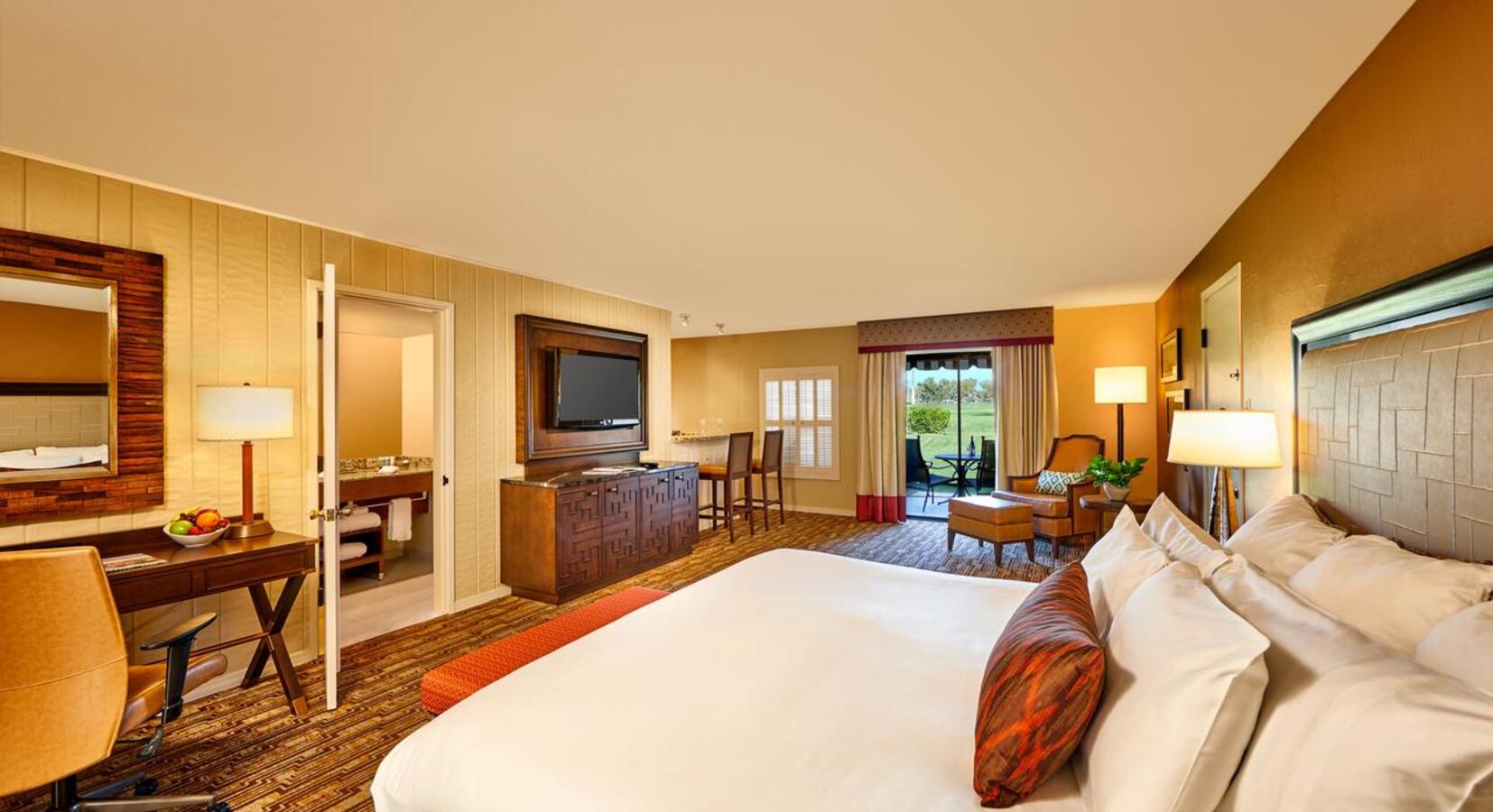 Adobe Fairway King Room