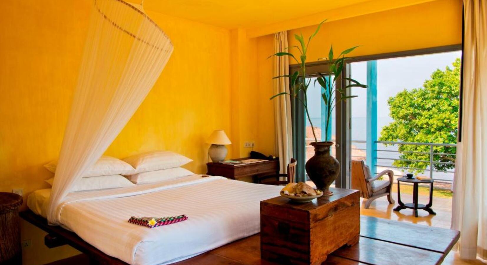 Yellow Guest Room 