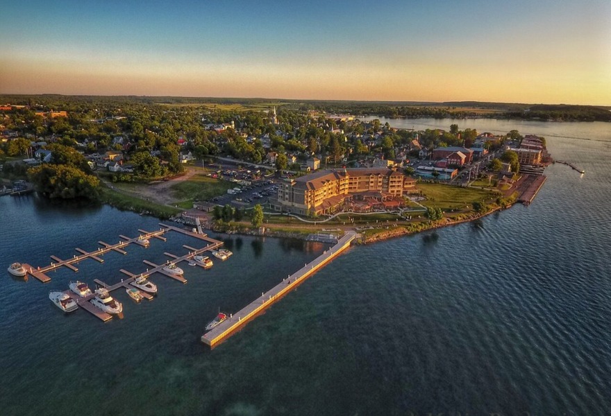 1000 Islands Harbor Hotel